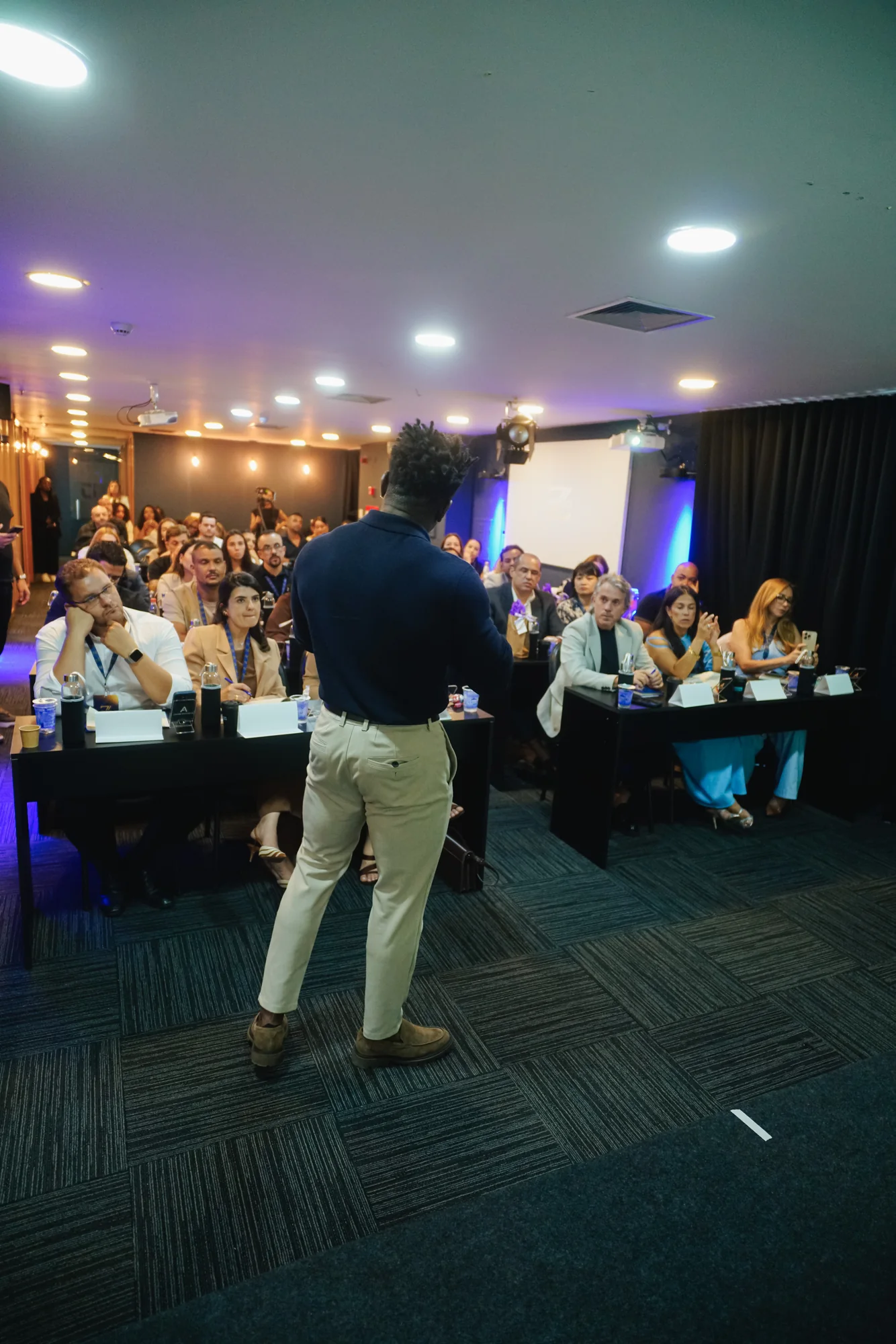 Empresários reunidos em uma imersão presencial Z-360